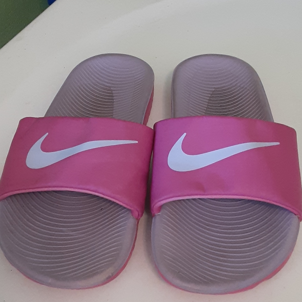 Girl's Nike slide on sandals